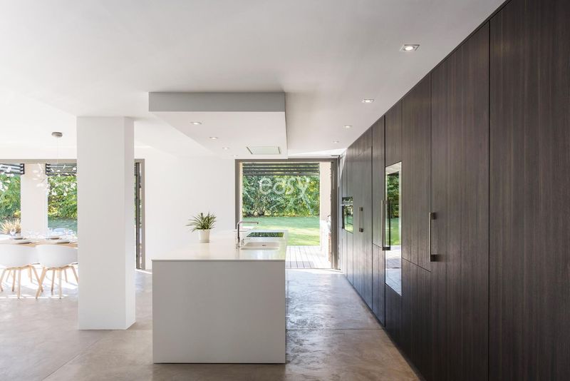 rental of locations for photo production in the city of Lyon, France